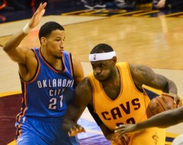 LeBron_James_vs_Andre_Roberson